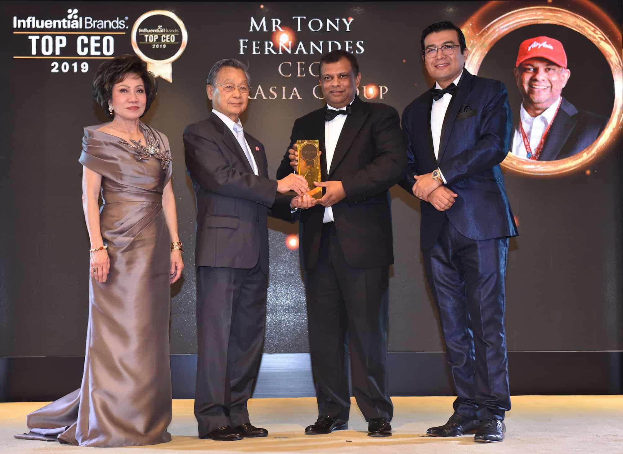 Airasia S Tony Fernandes Wins Top Honour At Asia Ceo Summit Award Ceremony Global Travel Shopping Guide