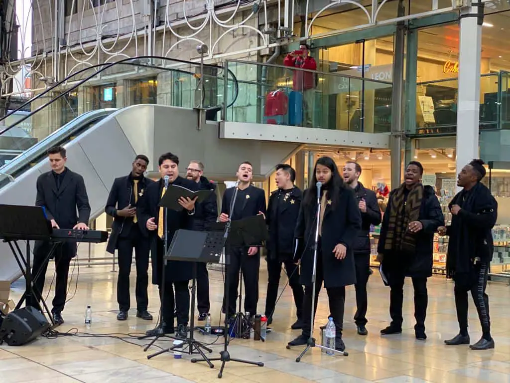 Dior partners with Blackjack to spread Christmas cheer at Paddington and Heathrow Featured Image